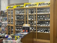 店舗内観（杉山写真材料店提供）