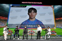 リアルイベント「ウイコレ FAN TOURNAMENT」に登場した（左2人目から）カカロニ・すがや、山崎弘也、有田哲平、カカロニ・栗谷