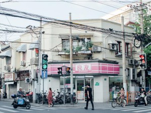 お弁当に好きなおかずを詰める。辛い時を乗り越え、生きるために。