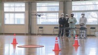 香川県多度津町の高校で始まったドローンの操縦を学ぶ講習