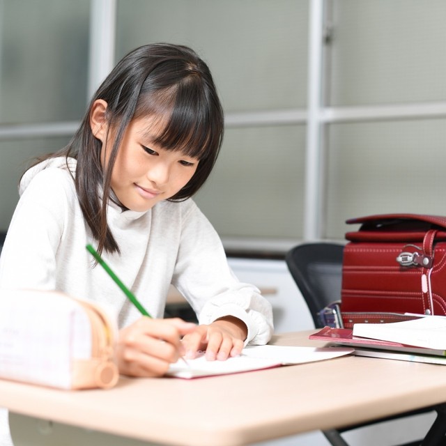 中学受験合格には子どもの意思が重要　※画像はイメージです（こうまる/photoAC）