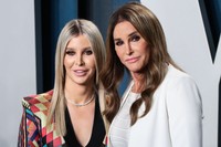 ソフィア・ハッチンスさん（左）とケイトリン・ジェンナーⓒCollin Xavier／Image Press Agency／ABACA／共同通信イメージズ