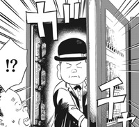 自動販売機のなかからハット姿の老人が登場！？　©️羽賀翔一・ワタベヒツジ/コルク