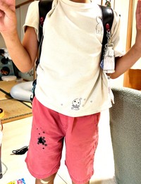 リメイクズボンを履いた息子さん（画像提供：SAKI@DIY工作用さん）