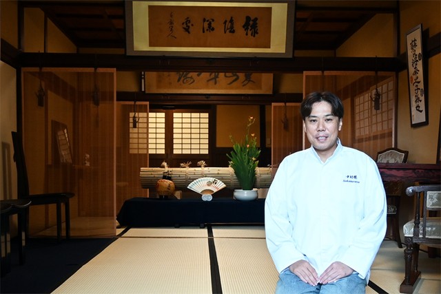 「二軒茶屋　中村楼」１３代目・辻　喜彦さん（2025年7月撮影）