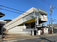 こんなにホッチキスの建物は初めて！