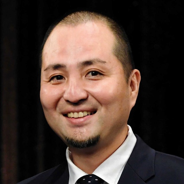 坊主頭の印象が強かった、スリムクラブの内間さん