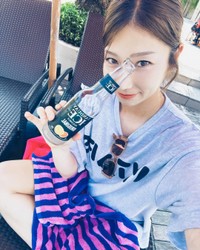 バカンスを楽しむ仲田歩夢さん(インスタグラム@ayu_nakada_13より)