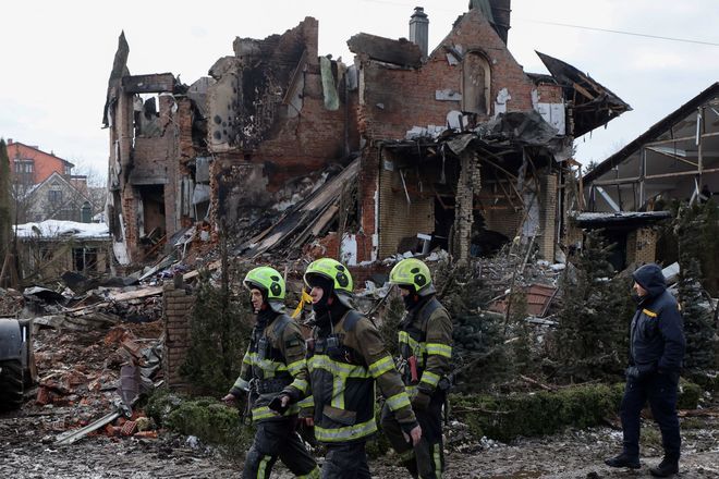 VOX POPULI: Tale of Ukrainian beekeeper’s quest still mirrors our absurd world