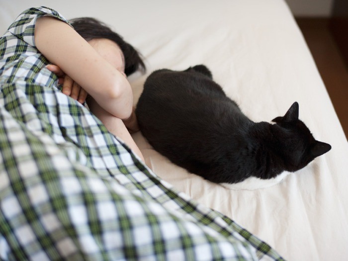 「おばちゃんもよく寝るね。これ見たら担当編集者さん怒るよ」（小林写函撮影）