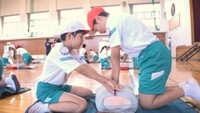 小学生が心肺蘇生やAEDの使用方法を学ぶ　「人が倒れているときに真っ先に向かいたい」　香川・さぬき市