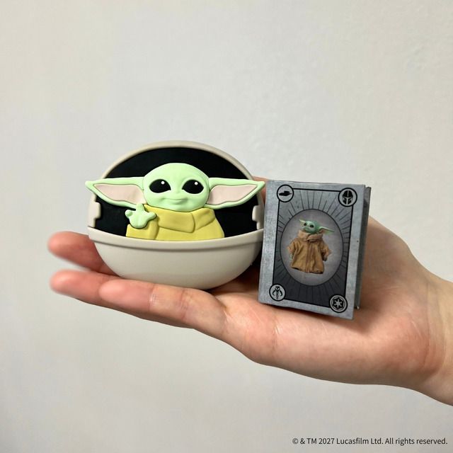 手のひらサイズとグローグーのチャームケース付き！「STARWARS マンダ