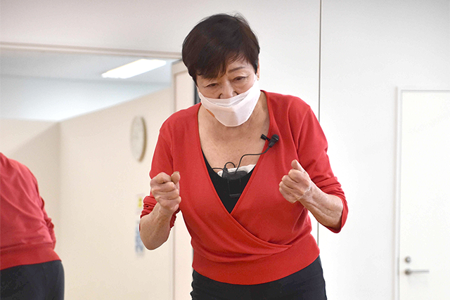 数十秒でも効果　年齢重ねても背筋を伸ばして歩ける筋肉を育てよう