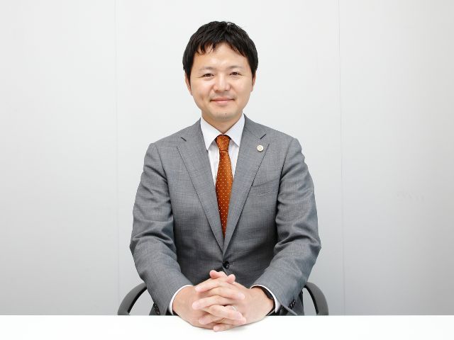 191825 たいへい法律事務所　澁谷 朗5　会議中