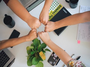 無理に先輩面する必要はない。内気な私が任された後輩の指導方法