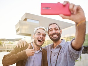 LGBTQ+旅行者への配慮を学ぶ講座を宿泊施設へ、Booking.comが目指す「おもてなし」