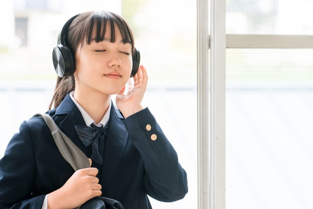 2026年の夏に一番聴きたい曲は？　※画像はイメージです（buritora/stock.adobe.com）