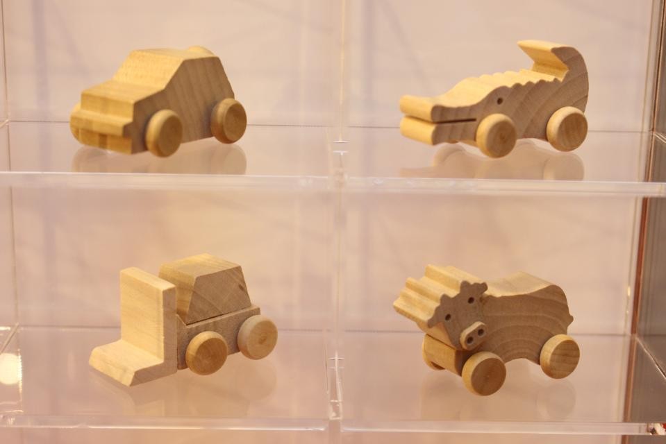 グリコ　おまけ　ミニカー 食べる」と「遊ぶ」を一箱に！グリコの歴代おもちゃを振り返る