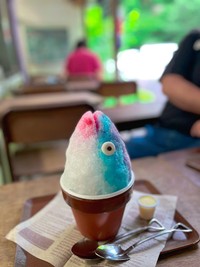 味は「ブルーハワイ」、「みぞれ」、「いちご」なのだそう（画像提供：藤枝市陶芸センター）