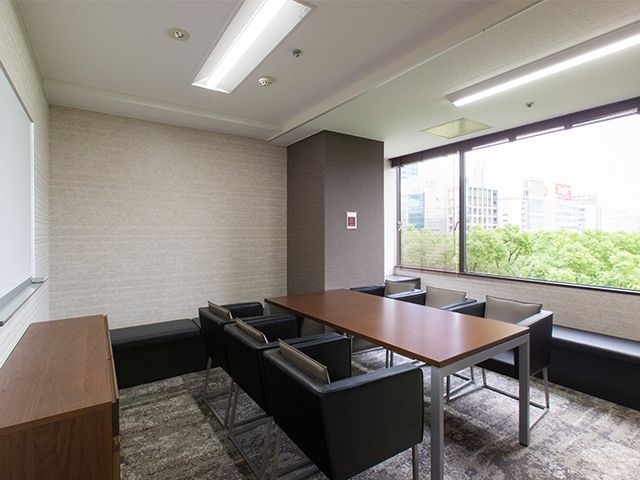 191617 名古屋総合税理士法人3 会議中