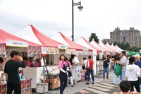 「日韓交流おまつり」ブースの様子