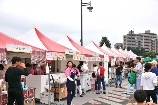 「日韓交流おまつり」ブースの様子