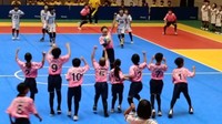 南輝ドッジボールクラブ（手前）　夏の全国小学生ドッジボール選手権　群馬・高崎市　8月16日
