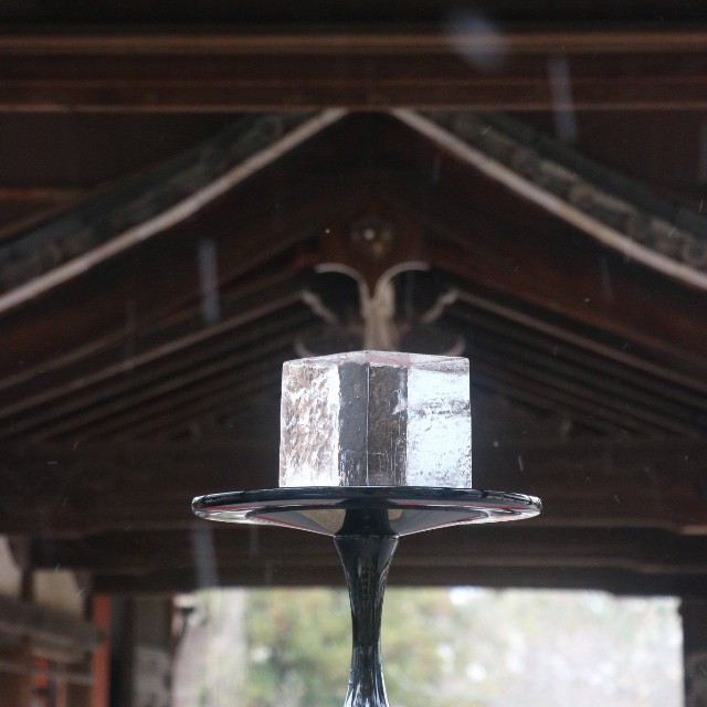 光の入り方、反射が美しいのも透明度の証【提供：中 孝仁｜日乃出製氷 4代目（泥臭く、活路を拓く）さん】