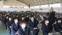 今年度から共学の「山陽学園中学校・高校」入学式で男子生徒68人を迎え入れ　岡山