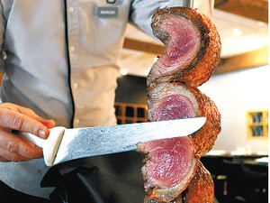 ロナウジーニョも愛する肉塊　金持ちも､貧者もほおばる 