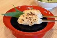 茶屋で提供している稚児餅（2025年7月撮影）