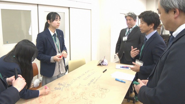 城東高校で行われた「学校運営協議会」　13日