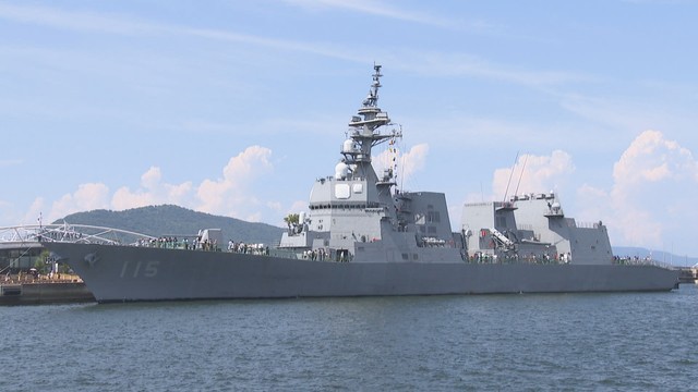 護衛艦「あきづき」　高松港　高松市サンポート