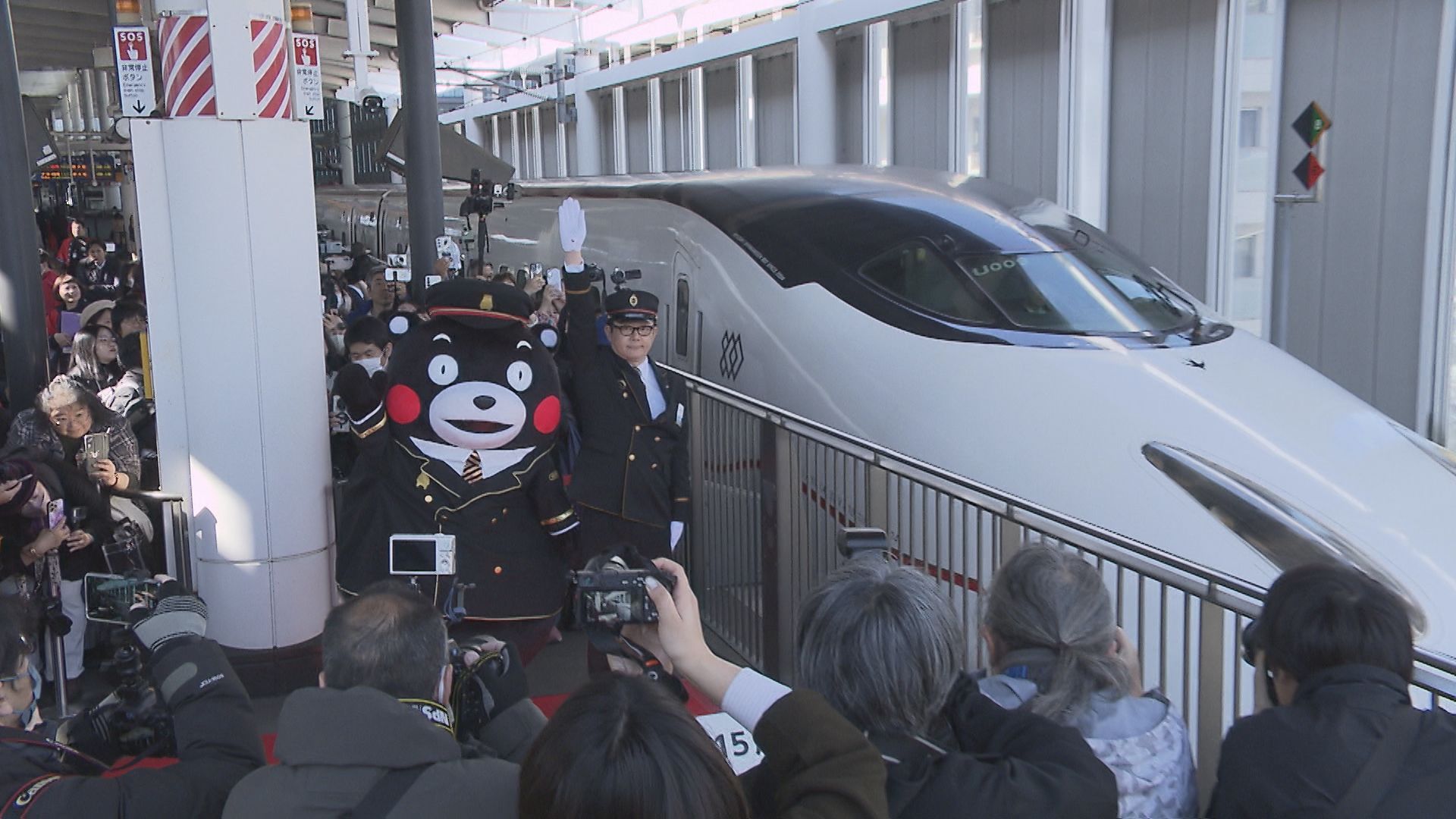 東日本大震災の翌日に全線開業…九州新幹線15年 眠っていた車両が“復活