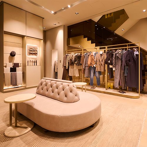 ブルネロ クチネリ_円形ソファ　500_3