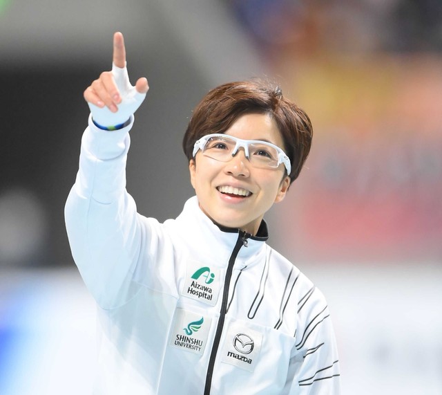 引退レースを終えて笑顔を見せた小平奈緒さん＝2022年撮影