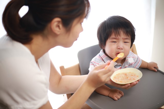 嫌いな食材を小さく切っていても食べてくれない…　※画像はイメージです（yamasan/stock.adobe.com）