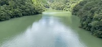 1000m級の山々に囲まれた大川村は水資源も豊富です（写真提供：YouTubeチャンネル「小さな村で暮らす」さん）