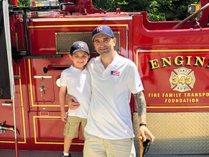 初仕事は9・11の現場だった　元消防士、「子どもには正直でいたい」過去を伝える