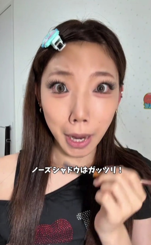 ノーズシャドウはガッツリ入れる／まりあさん（@maria_desutte）提供
