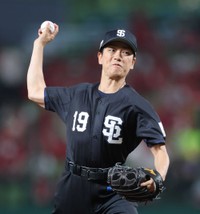 ファーストピッチに登場した山崎育三郎