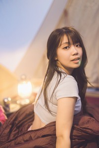 たにりか（谷梨花）の1stデジタル写真集「週末ふたりキャンプ」より＝撮影・藤本和典