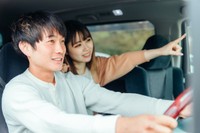 20歳の約半数が「車は移動手段の道具」と回答※画像はイメージです（buritora/stock.adobe.com/）