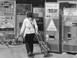 環境意識やコロナ禍…時代を映し変化を遂げた自販機　自動化の夢はいまも続く　