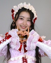 杏ジュリア(撮影・金居みつよし）