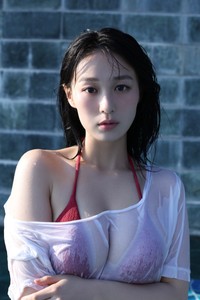髙野真央 1st写真集より©佐藤裕之／講談社