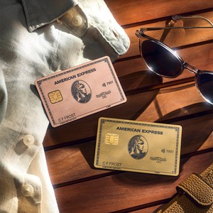 町田啓太さん登壇の発表会で披露！アメリカン・エキスプレスの人気カードに華やかな新色「ローズゴールド」が登場。