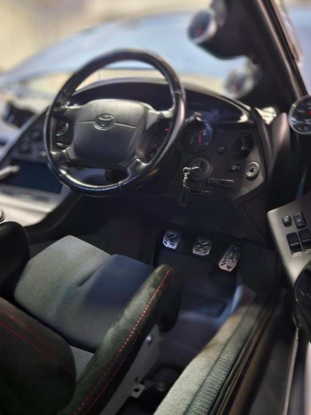 数々の思い出がつまった車内（坂本貴則さん提供）