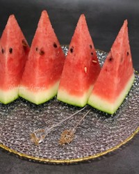 鮮度抜群！美味しそうな大玉スイカ（提供：農家のヨッメさん）