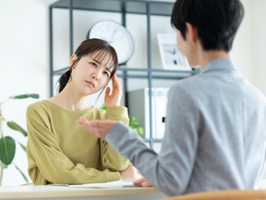 弁護士の対応が遅い......不信感を抱いた場合の対処法を解説